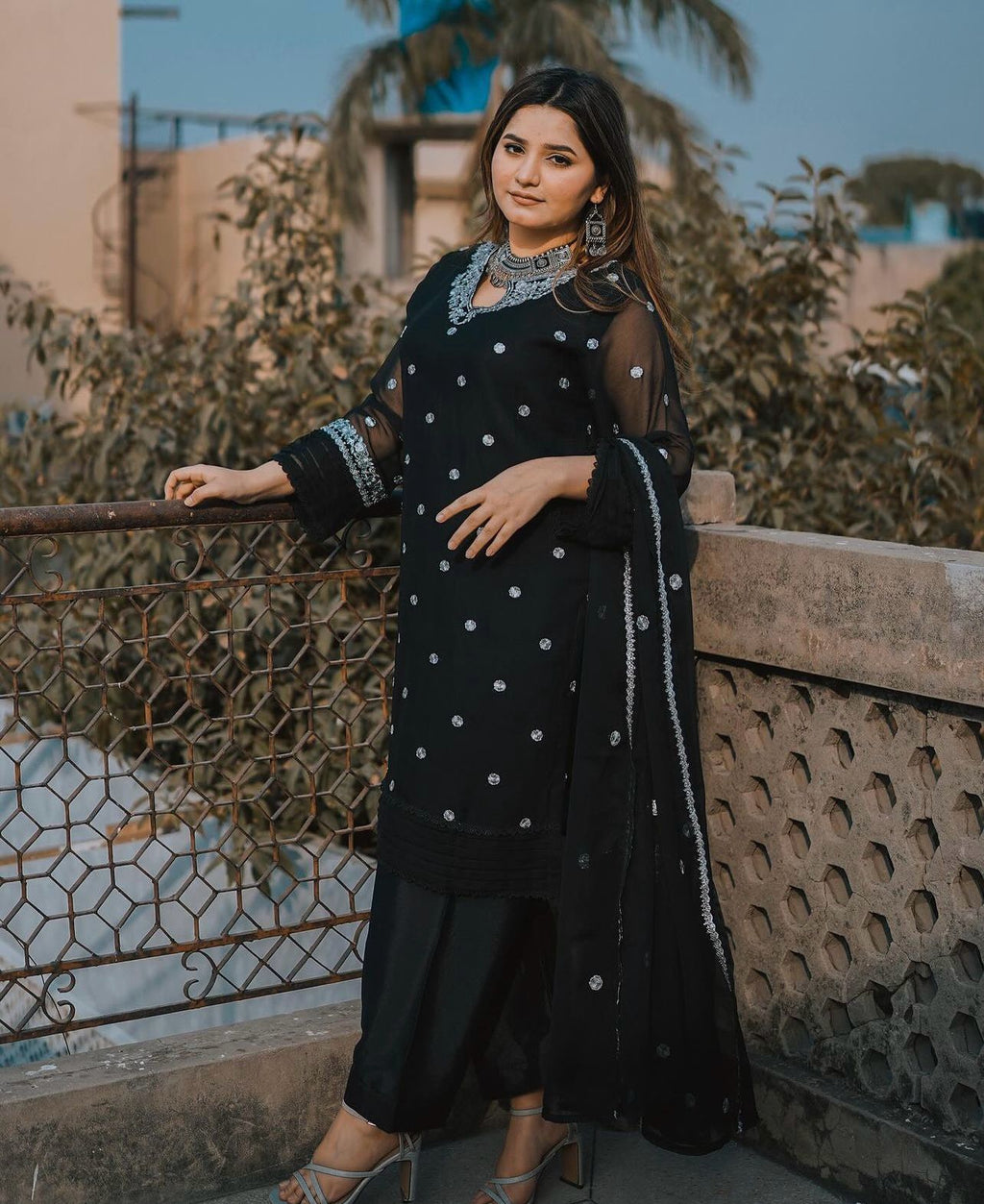 Hania Amir (Stitched 3 Pcs)