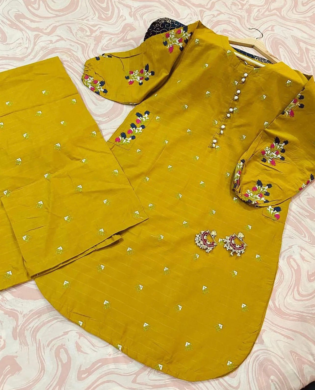 POCKET STYLE EMBROIDERY STITCHED