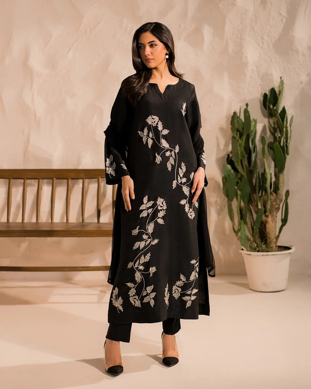 Black PETALS 3PCS